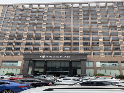 园区大楼正门